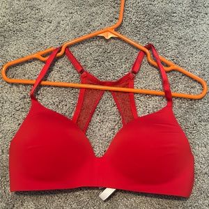Victoria’s Secret T-shirt wireless Bra - Red - 34D